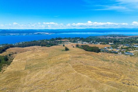 Photo of property in 100 Loch Views Road, Acacia Bay, Taupo, 3385