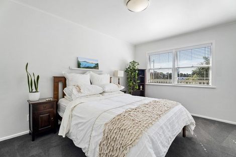 Photo of property in 1/16 Weldene Avenue, Glenfield, Auckland, 0629