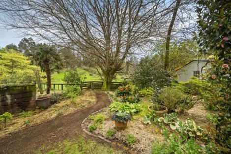 Photo of property in 562 Carrington Road, Hurworth, New Plymouth, 4371
