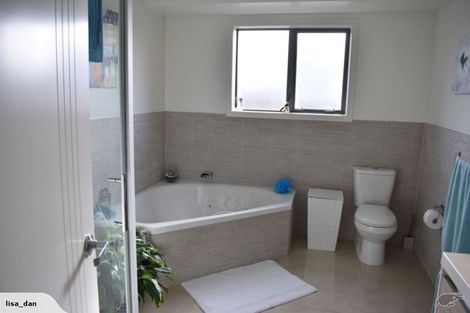 Photo of property in 40 Mariners Haven, One Tree Point, 0118