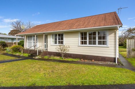 Photo of property in 11 Konini Place, Hawera, 4610
