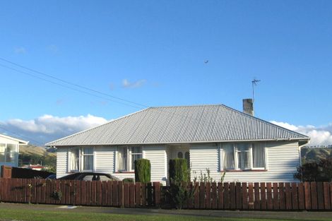 Photo of property in 10 Miranda Street, Cannons Creek, Porirua, 5024