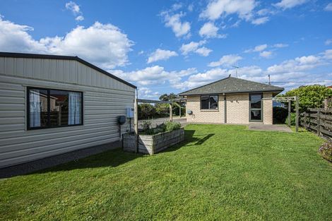 Photo of property in 209a One Tree Point Road, One Tree Point, 0118