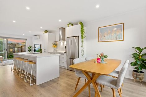 Photo of property in 41 Ambar Ridge Avenue, Massey, Auckland, 0614