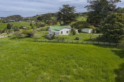 Photo of property in 11 Pinchgut Road, Kaukapakapa, 0873