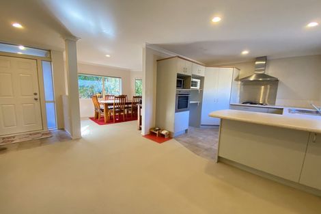 Photo of property in 6e Clearwater Cove, West Harbour, Auckland, 0618