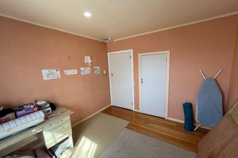 Photo of property in 94 Triangle Road, Massey, Auckland, 0614