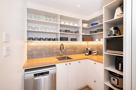 Photo of property in 64 Durham Drive, Havelock North, 4130