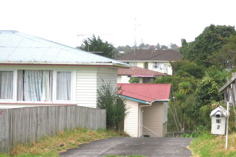 Photo of property in 2/19 Lancaster Road, Beach Haven, Auckland, 0626