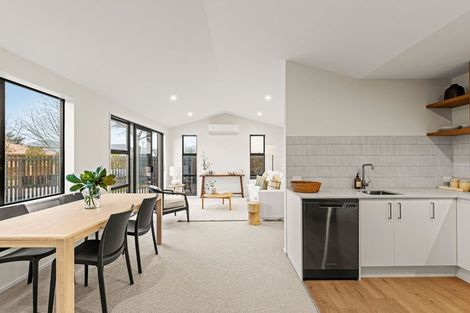 Photo of property in 4 Virtue Place, Hokowhitu, Palmerston North, 4410