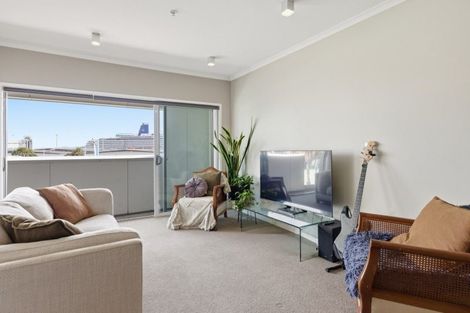 Photo of property in 303/277 Maunganui Road, Mount Maunganui, 3116