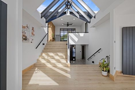 Photo of property in 9 Luxton Place, Mount Pleasant, Christchurch, 8081