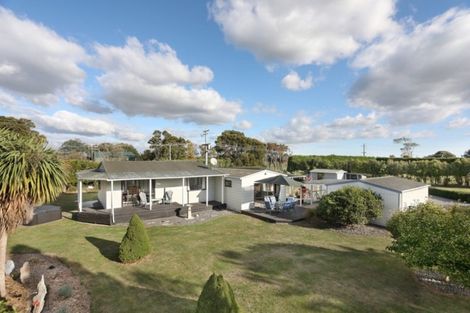 Photo of property in 146 Parewanui Road, Bulls, 4894