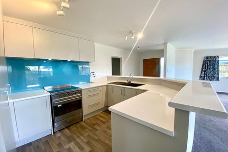 Photo of property in 12 Woodcroft Way, Pukekohe, 2120