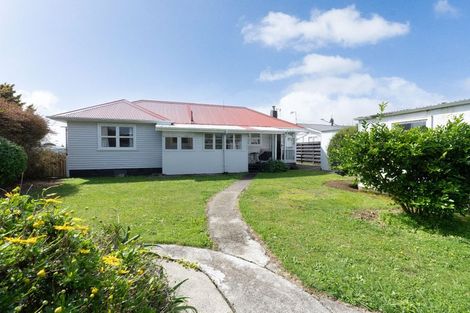 Photo of property in 16 Bledisloe Street, Levin, 5510