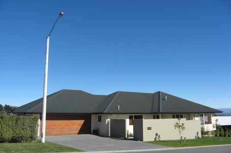 Photo of property in 67 Hikanui Drive, Havelock North, 4130