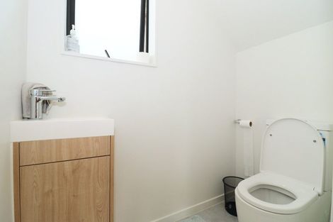 Photo of property in 2 Korokio Lane, Henderson, Auckland, 0612