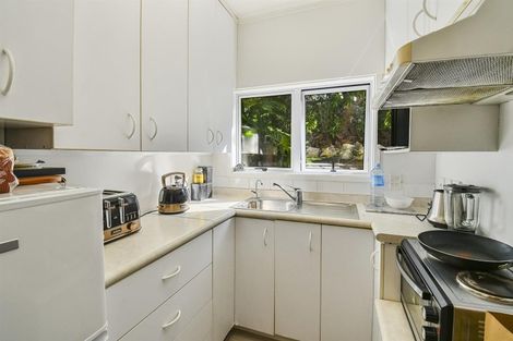 Photo of property in 102 Lawrence Crescent, Hillpark, Auckland, 2102