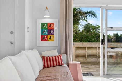 Photo of property in 2/47 Birkdale Road, Birkdale, Auckland, 0626