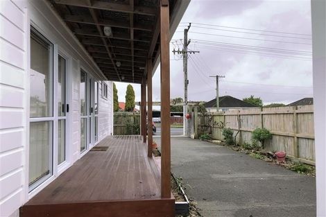 Photo of property in 52 Winchester Street, Levin, 5510
