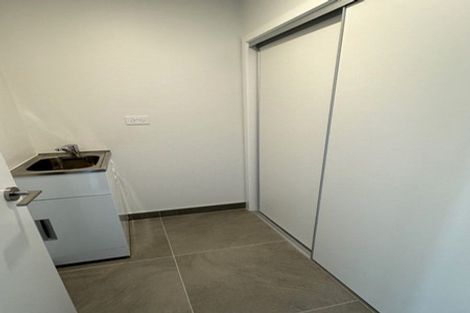 Photo of property in 9/19 Windlass Street, Long Bay, Auckland, 0630