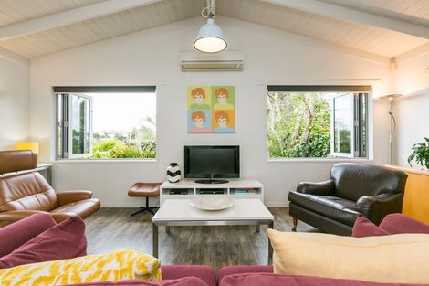 Photo of property in 28 Gordon Road, Te Awanga, 4102