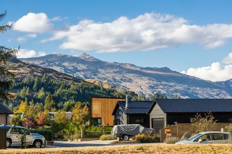 Photo of property in 12 Larchmont Close, Arthurs Point, Queenstown, 9371
