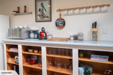 Photo of property in 25 Donnelly Street, Oakura, 4314