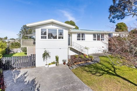Photo of property in 39 Japonica Drive, Beach Haven, Auckland, 0626