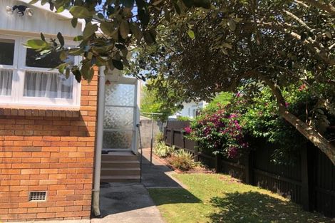 Photo of property in 2/17 Beale Street, Hamilton East, Hamilton, 3216