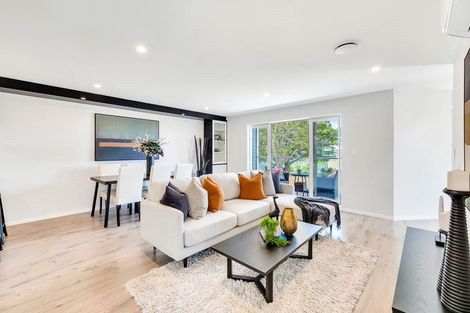 Photo of property in 25b Pupuke Road, Birkenhead, Auckland, 0627