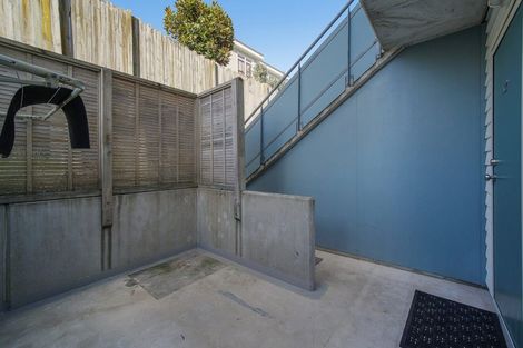 Photo of property in 2a/20 Ian Marwick Place, Birkenhead, Auckland, 0626