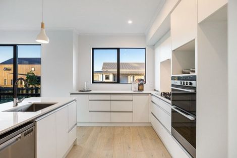 Photo of property in 18 Kuku Avenue, Red Beach, 0932