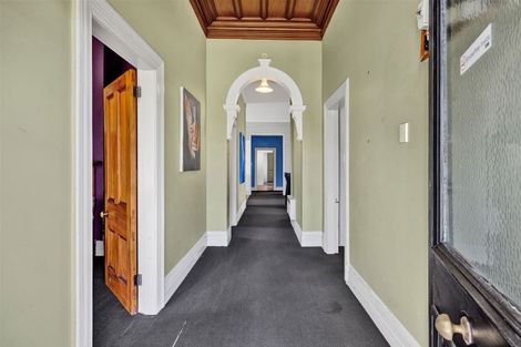 Photo of property in 211 South Road, Hawera, 4610