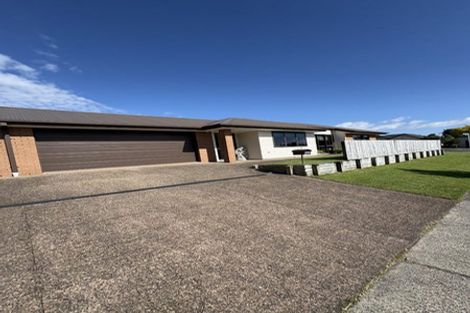 Photo of property in 2 Alva Glen Place, Pyes Pa, Tauranga, 3112