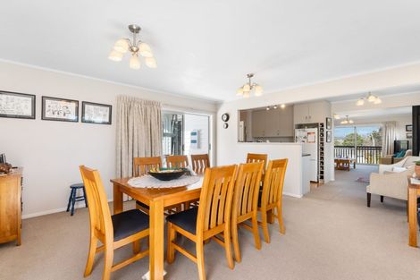 Photo of property in 19 Trinidad Road, Sunnynook, Auckland, 0620