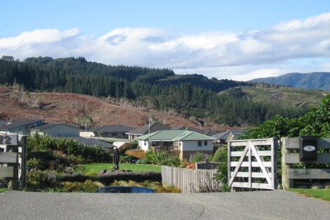 Photo of property in 72 Kirton Drive, Riverstone Terraces, Upper Hutt, 5018
