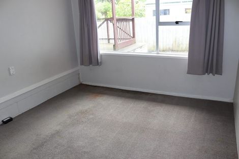 Photo of property in 2/199 Henderson Valley Road, Henderson, Auckland, 0612