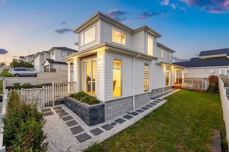 Photo of property in 14 Davey Crescent, Orewa, 0931