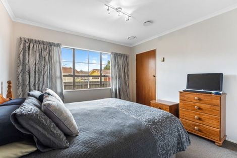 Photo of property in 8 Cambridge Street, Pahiatua, 4910