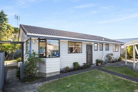 Photo of property in 2/27 Tama Street, Alicetown, Lower Hutt, 5010