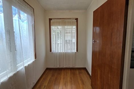Photo of property in 4 Binsted Road, New Lynn, Auckland, 0600