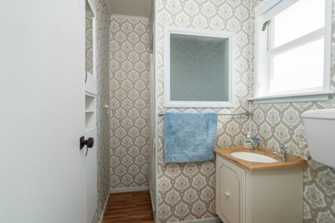 Photo of property in 18 Charles Crescent, Rainbow Point, Taupo, 3330