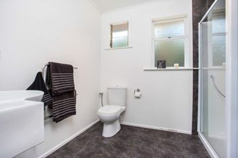 Photo of property in 48 Queenstown Road, Onehunga, Auckland, 1061