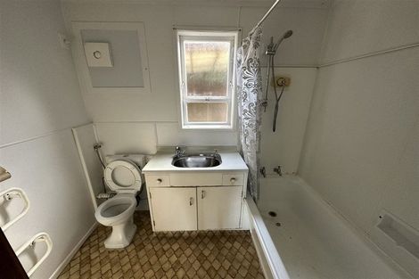 Photo of property in 140a Golf Road, Titirangi, Auckland, 0600