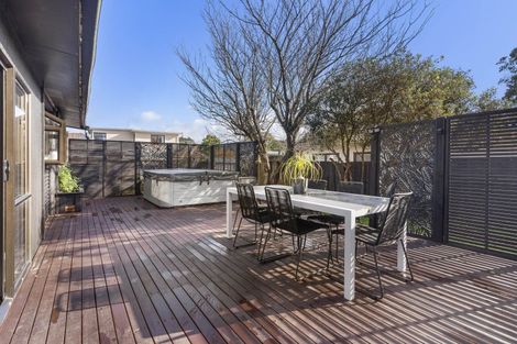 Photo of property in 1/23 Roys Road, Weymouth, Auckland, 2103