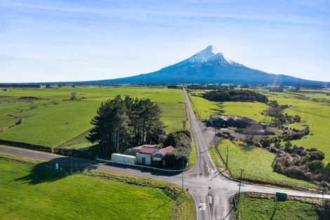 Photo of property in 2124 Eltham Road, Awatuna, Hawera, 4679