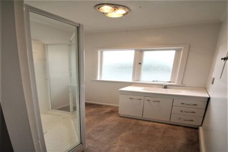 Photo of property in 519a East Coast Road, Murrays Bay, Auckland, 0630