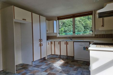 Photo of property in 27 Viewmont Drive, Harbour View, Lower Hutt, 5010