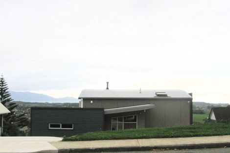 Photo of property in 48 Kotare Street, Waikanae, 5036